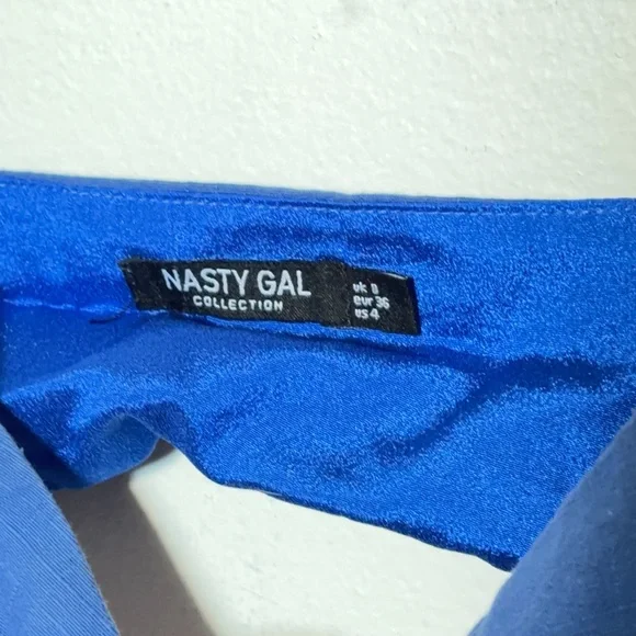 Nasty Gal Blue Tie-Front Bustier Crop Top - Picture 6 of 8